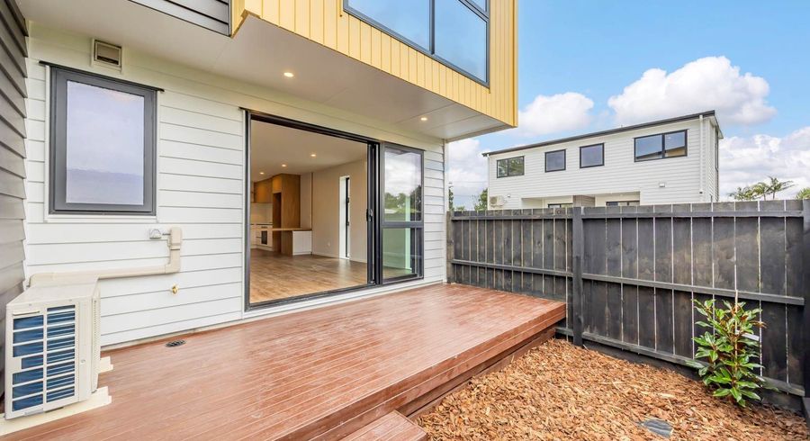  at 3/21 Peachgrove Road, Te Atatu Peninsula, Waitakere City, Auckland