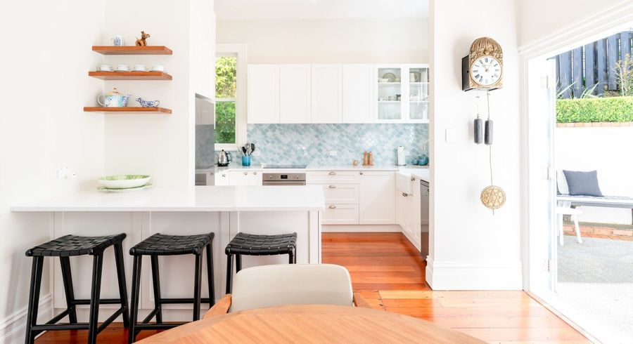  at 33 Grove Road, Kelburn, Wellington