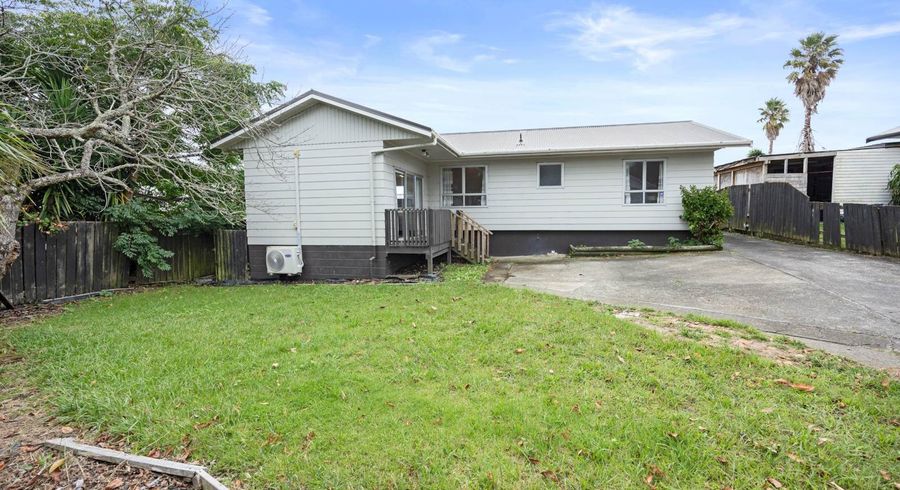  at 4 Aden Place, Clendon Park, Manukau City, Auckland