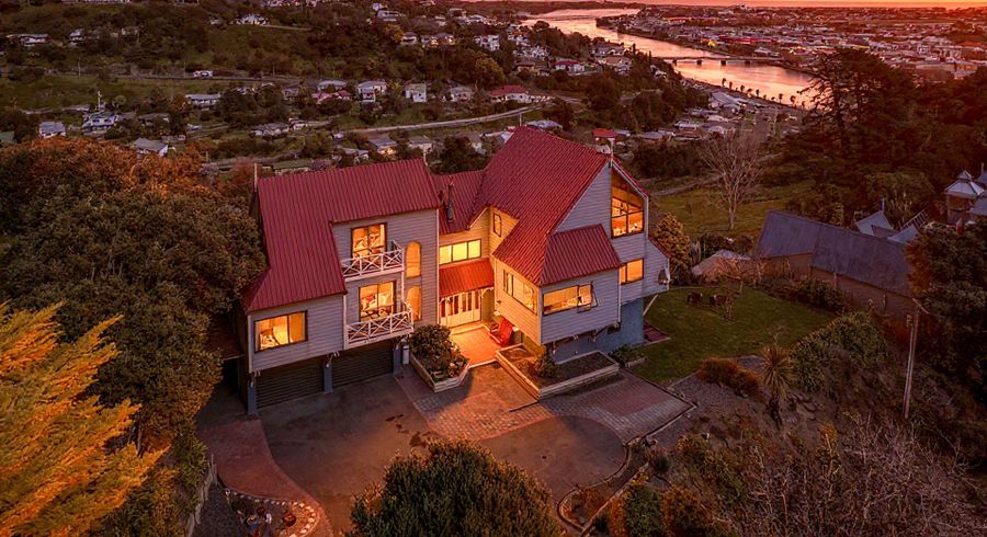  at 22 Shakespeare Road, Bastia Hill, Whanganui, Manawatu / Whanganui