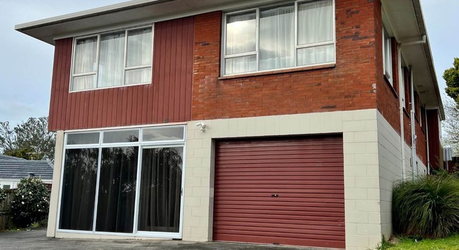  at 4 Kirkwood Place, New Windsor, Auckland City, Auckland
