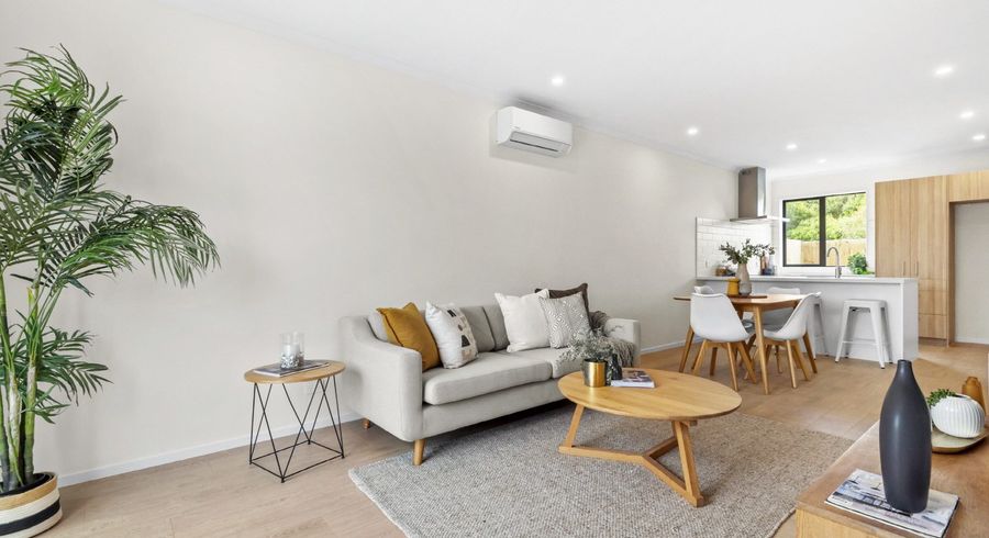  at 5 Isabella Lane, Henderson, Waitakere City, Auckland