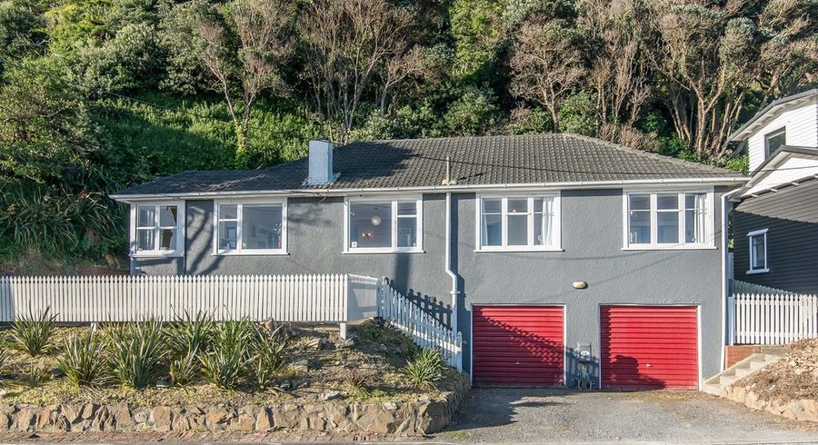  at 170 The Esplanade, Island Bay, Wellington