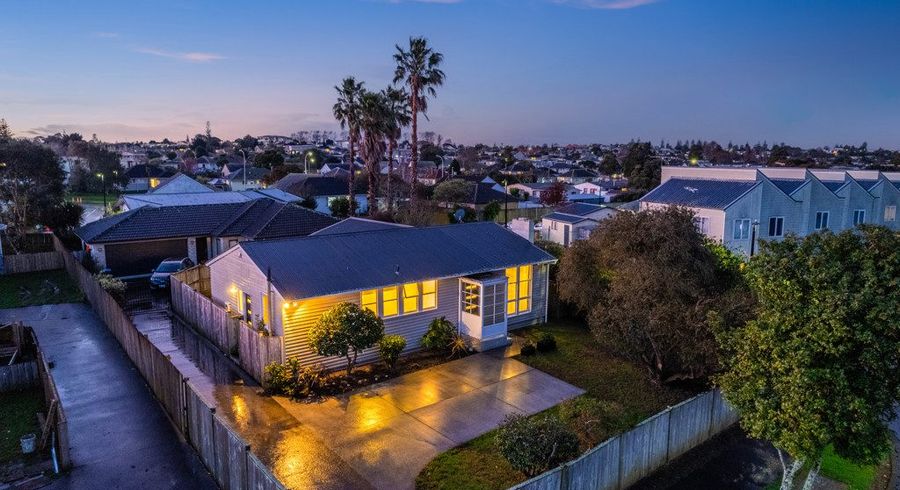  at 19 Rowena Crescent, Glen Innes, Auckland