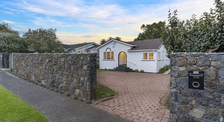  at 186 Campbell Road, Greenlane, Auckland