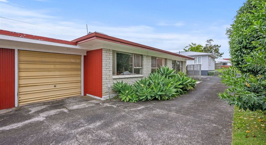  at 2/15 Hayward Road, Papatoetoe, Auckland