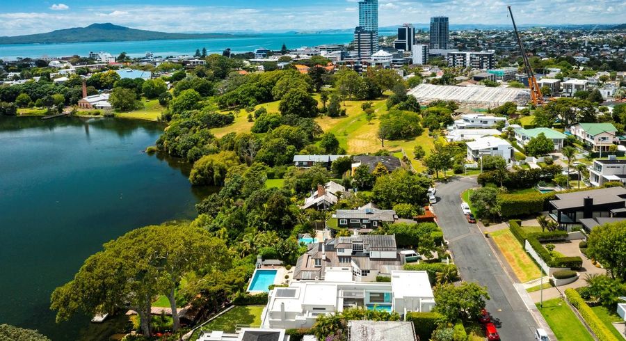  at 15 Lake View Road, Takapuna, North Shore City, Auckland