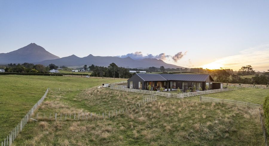  at 589 Kent Road, Egmont Village, New Plymouth, Taranaki