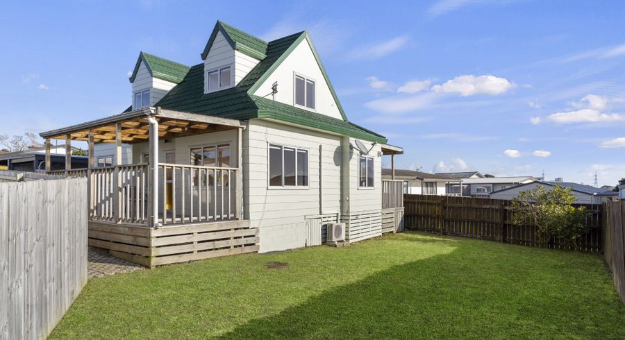  at 2/13 Greenstone Place, Clover Park, Manukau City, Auckland