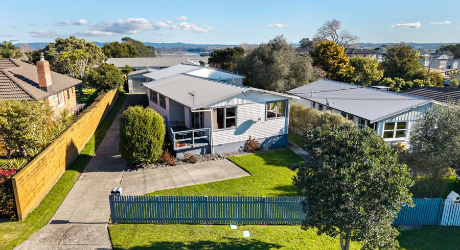  at 46 Aeroview Drive, Beach Haven, North Shore City, Auckland