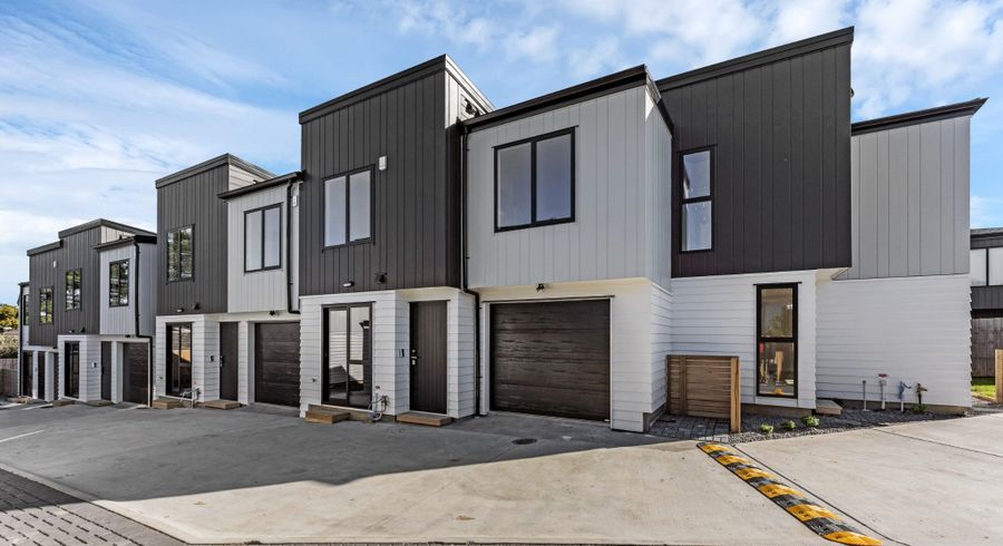  at 24 Tupaki Place, Pakuranga Heights, Manukau City, Auckland