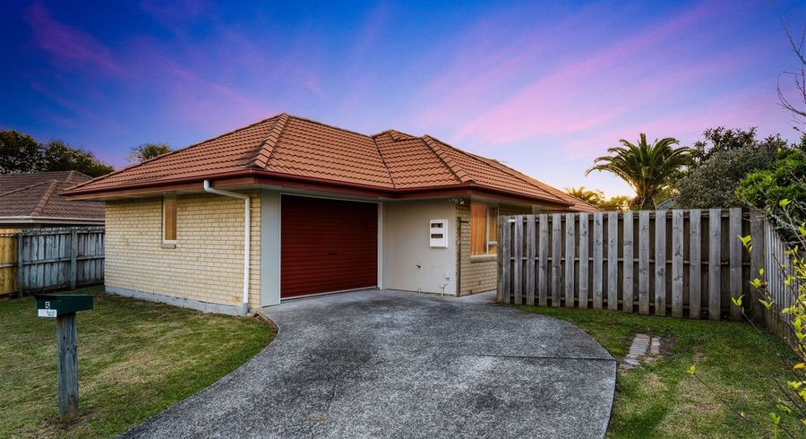  at 5 Cretian Crescent, Henderson, Auckland