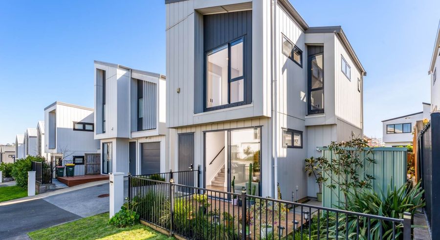 at 16 Whakanoho Road, Westgate, Waitakere City, Auckland
