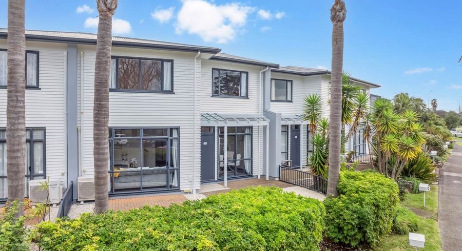  at 97/2 Armoy Drive, East Tamaki, Manukau City, Auckland