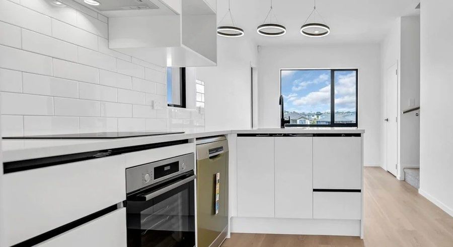  at 48 Whakatupu Road, Flat Bush, Manukau City, Auckland