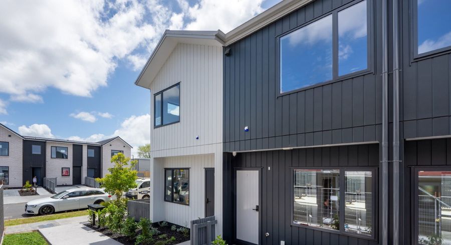  at 2/17 Samuel Marsden Place, Whenuapai, Waitakere City, Auckland