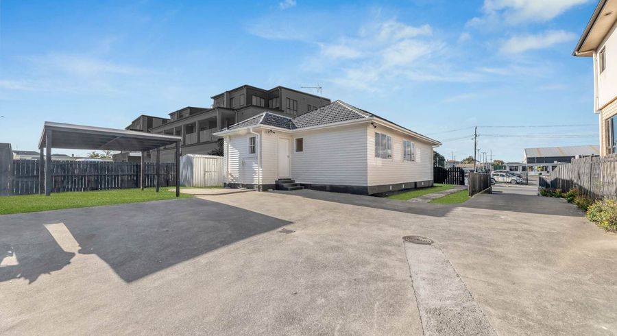  at 313 Great South Road, Manurewa, Manukau City, Auckland