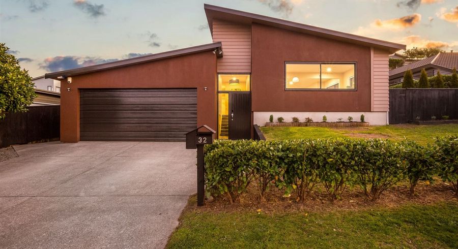  at 32 Tongariro Drive, Aotea, Porirua