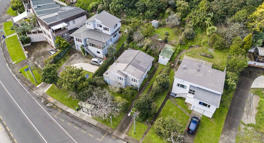  at 9 Sylvan Avenue, Northcote, Auckland