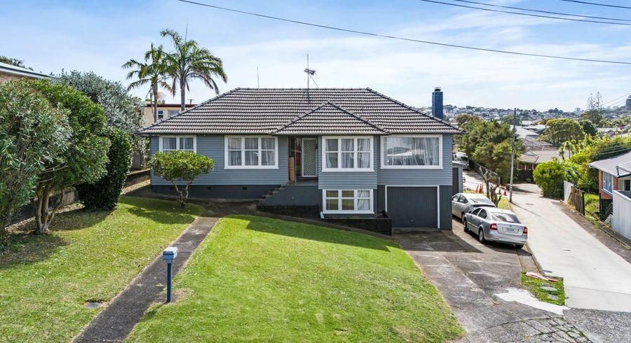  at 18 Camellia Place, Mount Roskill, Auckland