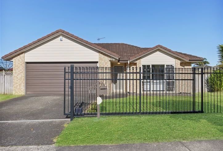  at 52 Foxlaw Street, Randwick Park, Manukau City, Auckland