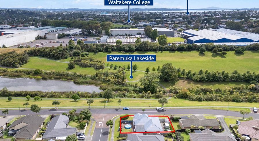  at 46 Hillwell Drive, Henderson, Waitakere City, Auckland