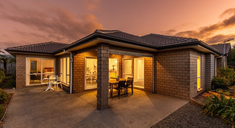  at 4 Fairway Oaks Drive, Waikanae Beach, Waikanae