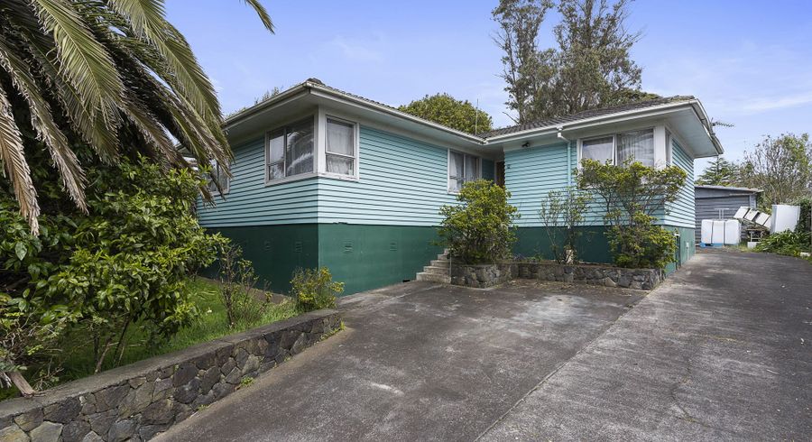  at 12 Penderford Place, Mangere East, Auckland