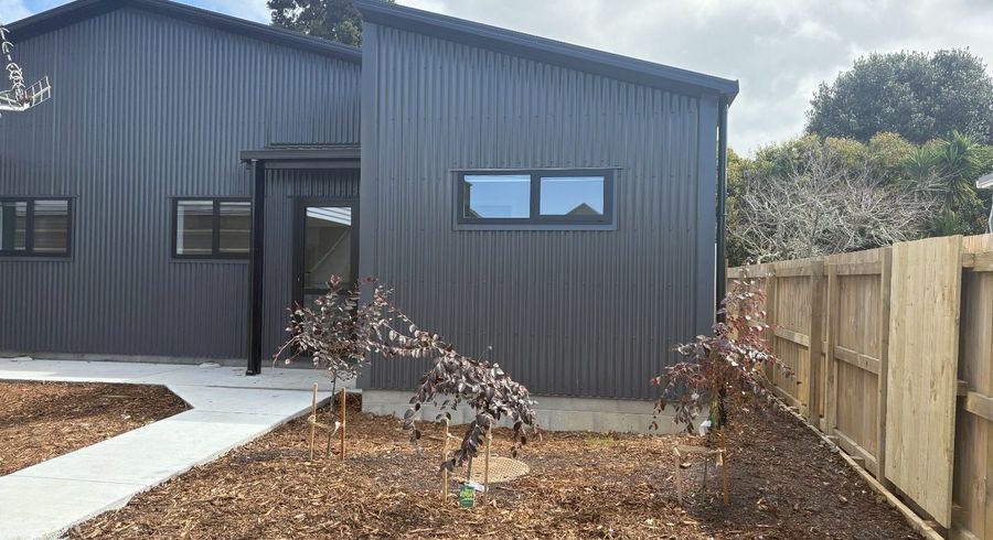  at 3/98 Tirimoana Road, Te Atatu South, Waitakere City, Auckland