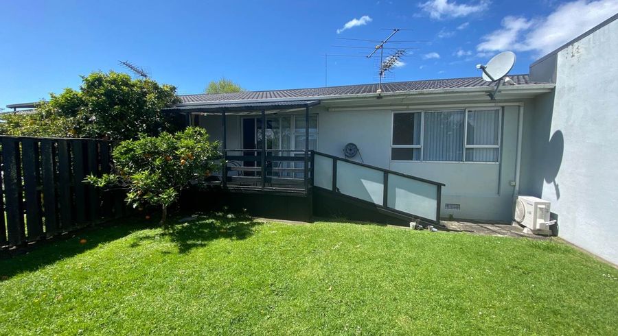  at 2/13 Latham Avenue, Pakuranga, Manukau City, Auckland