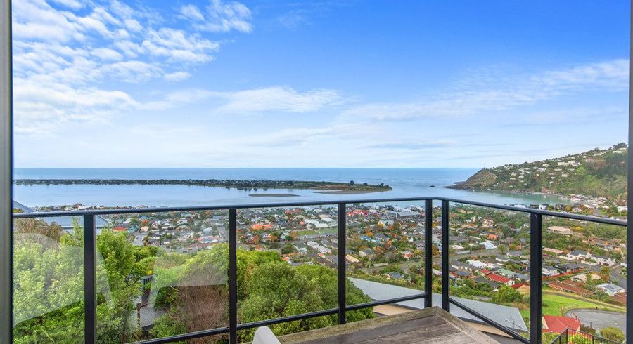  at 10 Glendevere Terrace, Redcliffs, Christchurch City, Canterbury