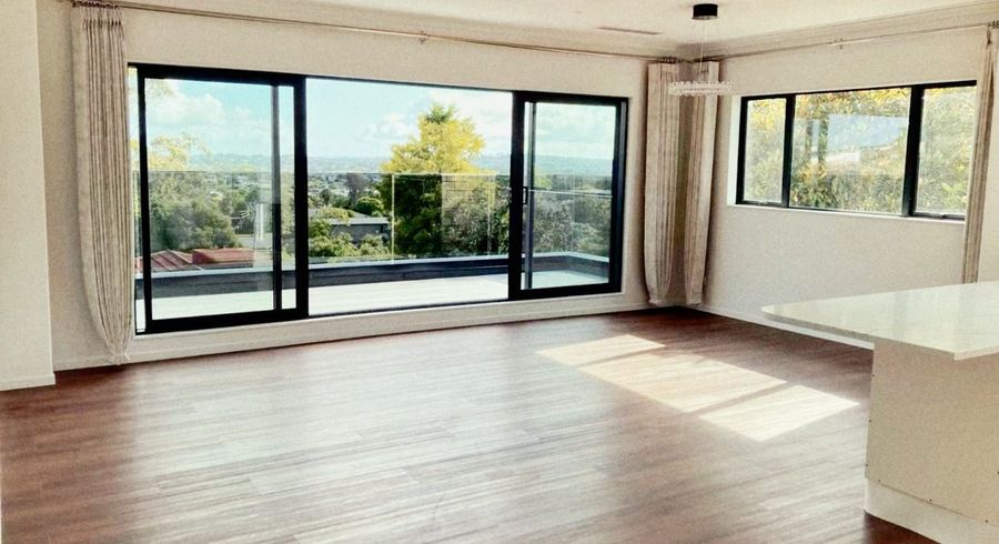  at 8A Downsview Road, Pakuranga Heights, Manukau City, Auckland