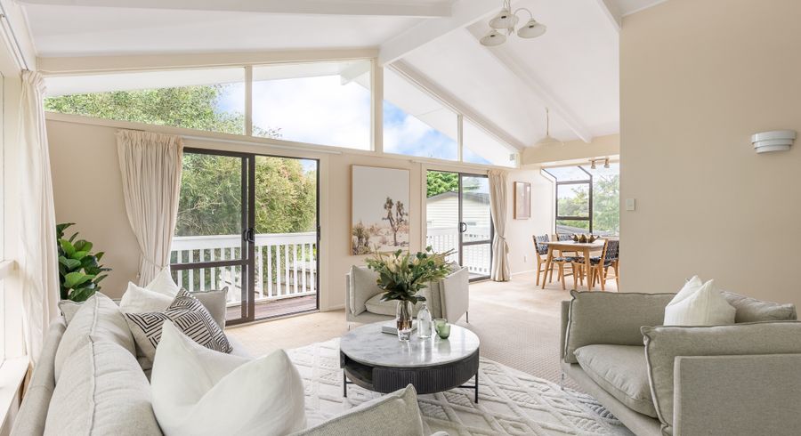  at 33 Kempthorne Crescent, Mission Bay, Auckland
