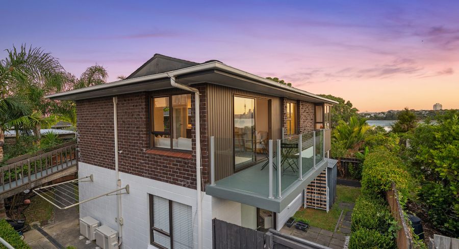  at 2/59 Norwood Road, Bayswater, North Shore City, Auckland