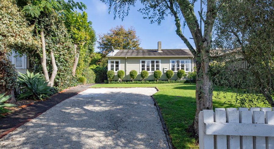  at 15 Hull Place, Onehunga, Auckland