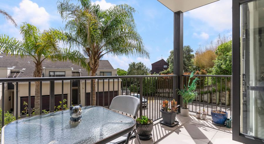  at B107/525 East Coast Road, Browns Bay, North Shore City, Auckland