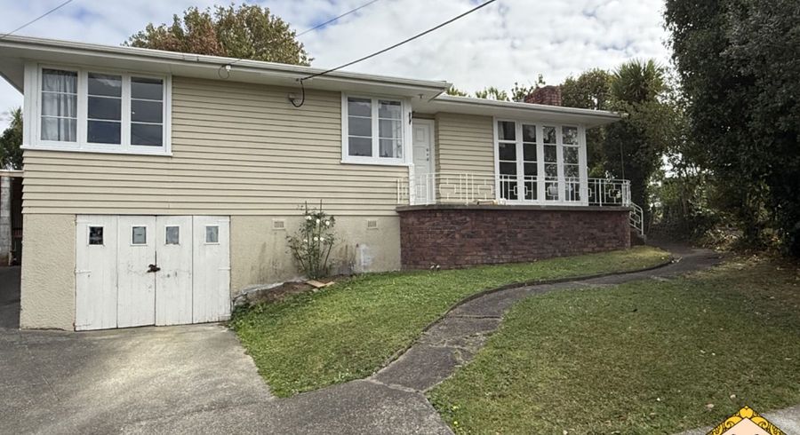  at 17 Sheehan Road, Te Atatu South, Waitakere City, Auckland