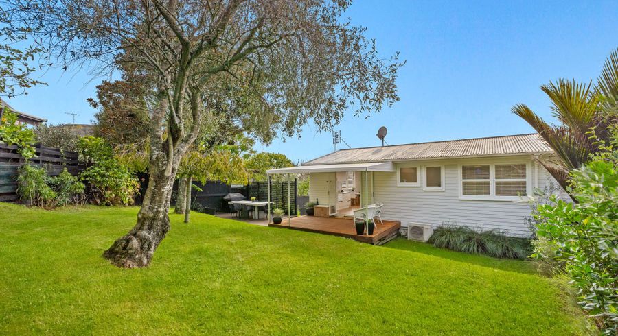  at 2/19 Bishopgate Street, Birkdale, North Shore City, Auckland
