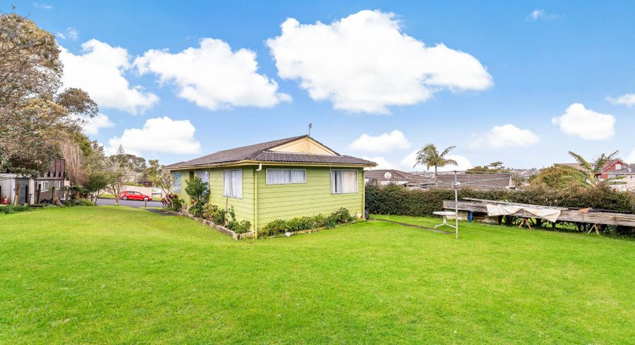  at 13 Kemp Road, Massey, Auckland