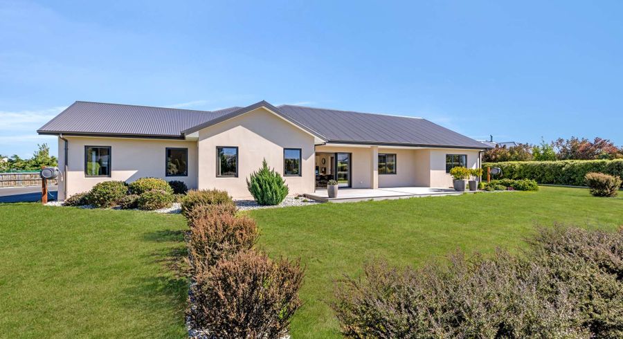  at 11 Paradise Way, Amberley, Amberley