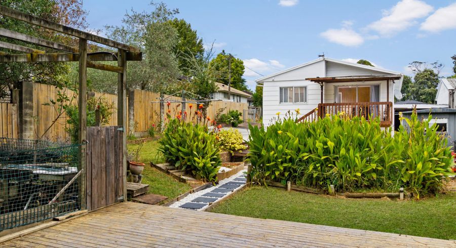  at 1/52 Tudor Road, Henderson, Auckland