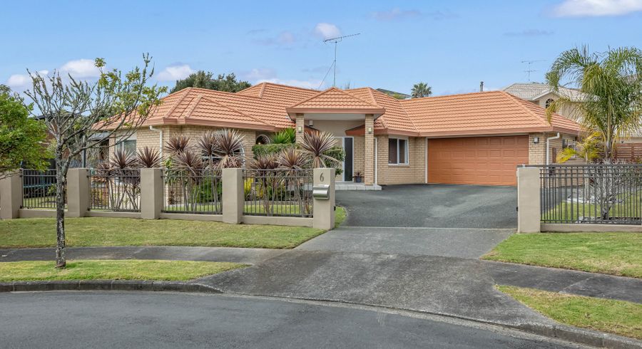  at 6 Hanly Close, West Harbour, Auckland