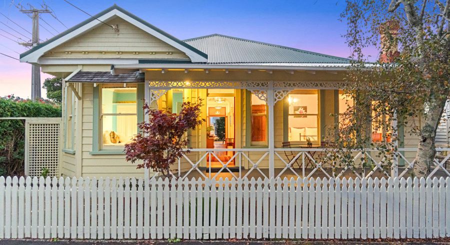  at 17 Cheltenham Road, Devonport, North Shore City, Auckland