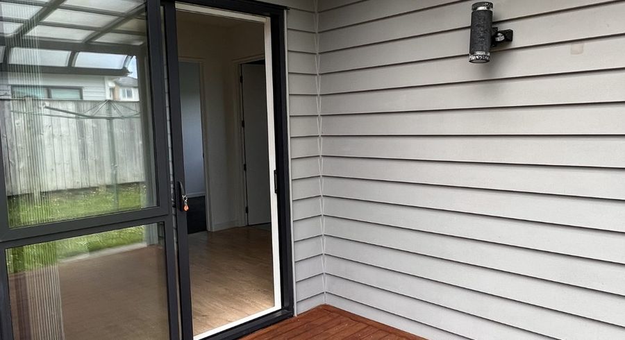  at granny flat/6 Hinoki Way, Flat Bush, Manukau City, Auckland