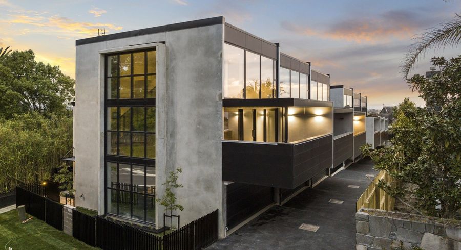  at 2/279 Lake Road, Belmont, Auckland