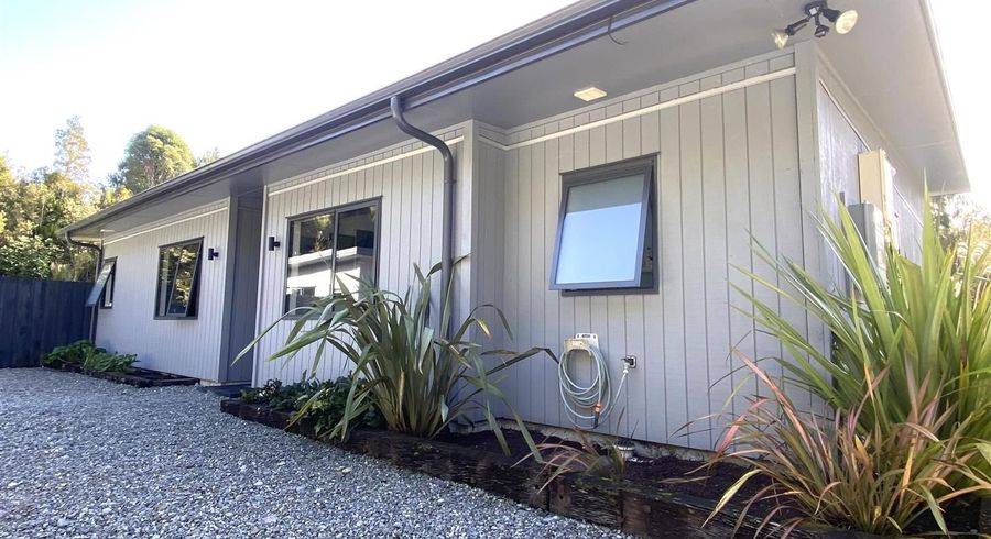  at 8 Jackson Place, Hokitika