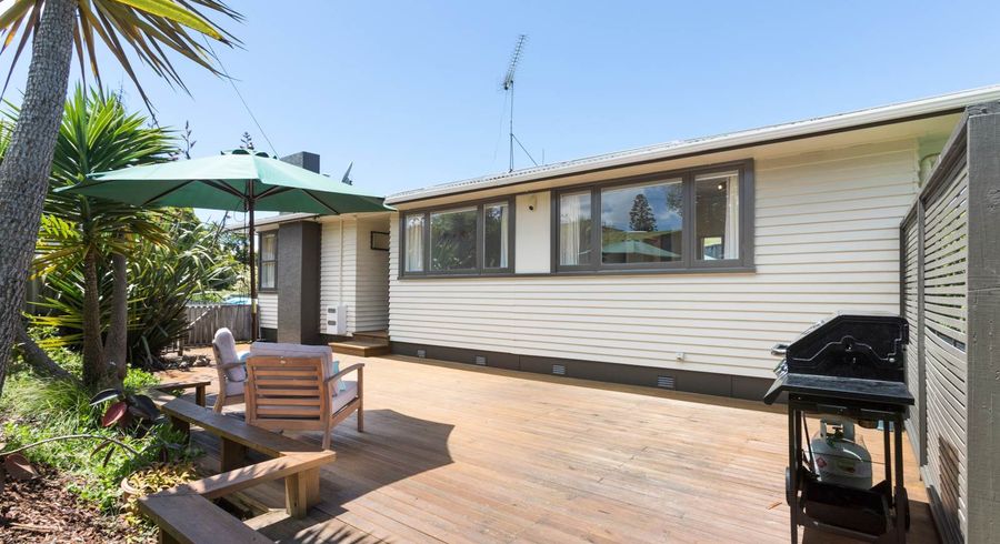 at 19 Kelwyn Road, Kelston, Auckland
