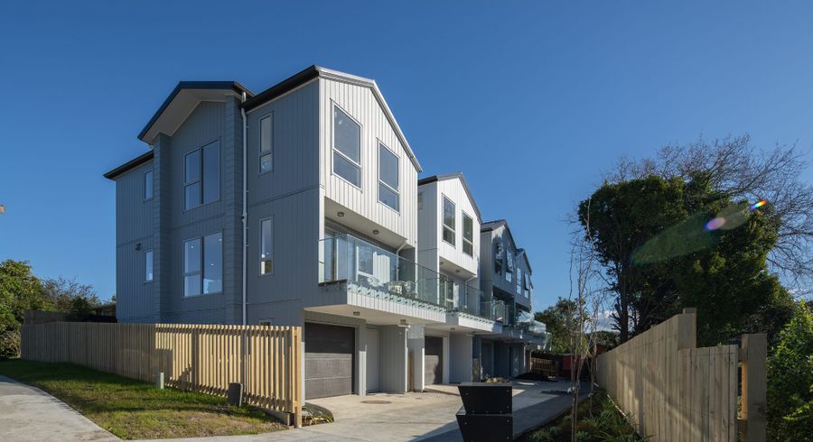  at 26 Trojan Crescent, New Lynn, Waitakere City, Auckland