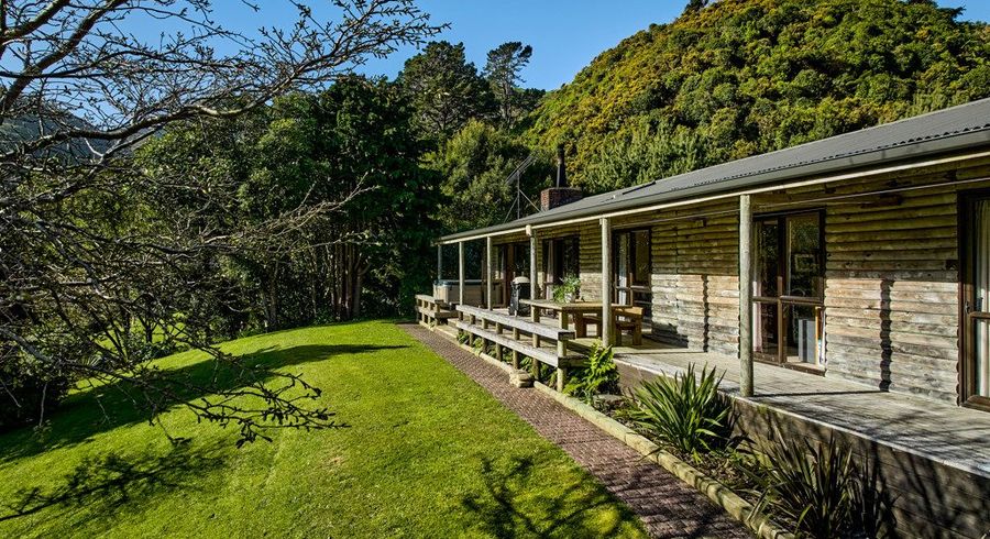  at 850A Paekakariki Hill Road, Pauatahanui, Porirua, Wellington