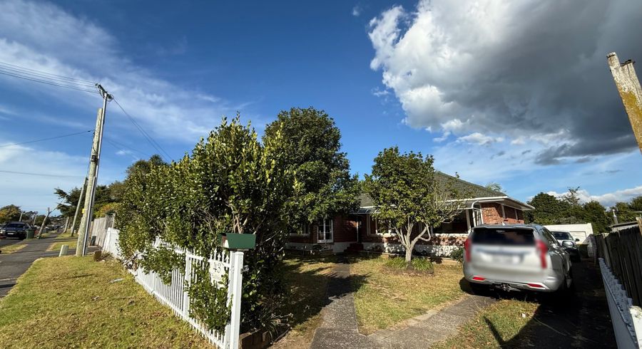  at 43 Hutchinsons Road, Bucklands Beach, Manukau City, Auckland